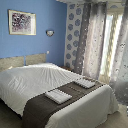 Hotel Le Lyon Vert Commentry المظهر الخارجي الصورة