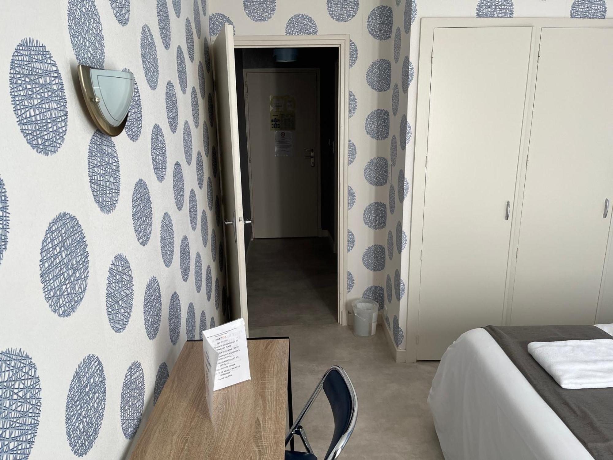 Hotel Le Lyon Vert Commentry المظهر الخارجي الصورة
